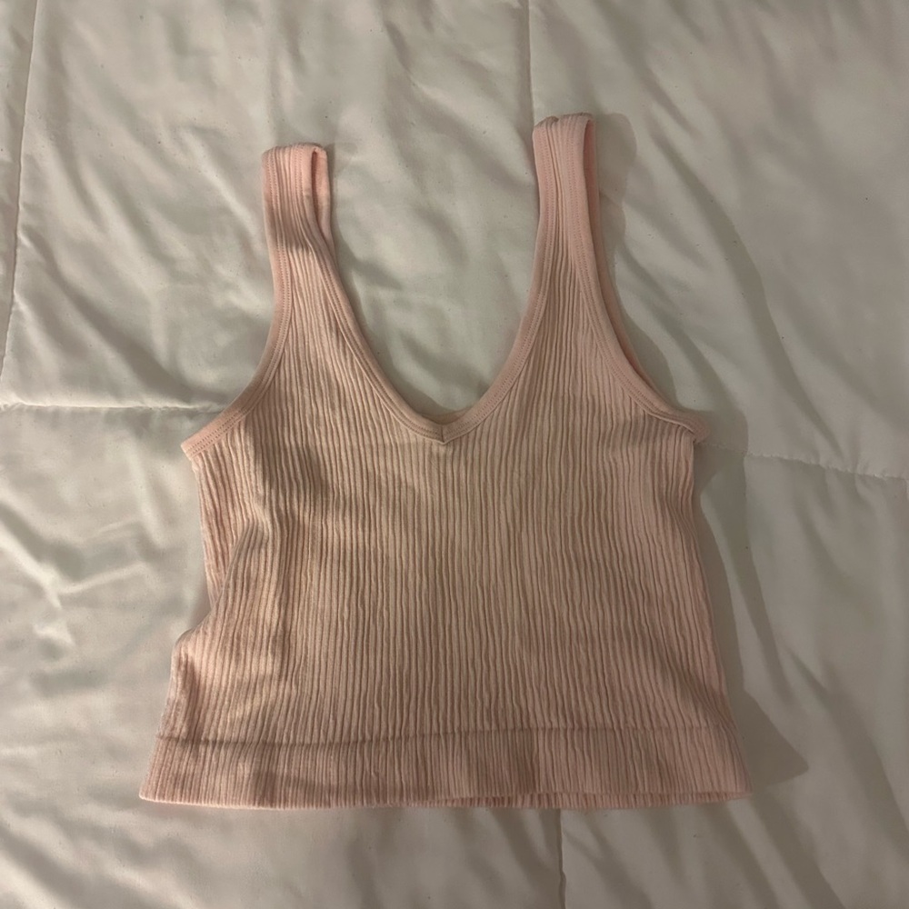 URBAN OUTFITTERS OUT FROM UNDER TOP NEVER WORN CROP TOP SIZE SMALL